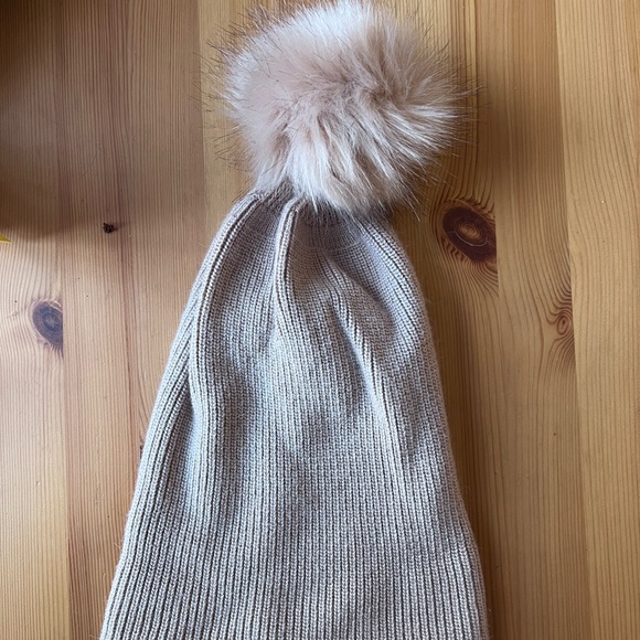Look Cashmere women’s Pom Pom hat - Picture 2 of 4